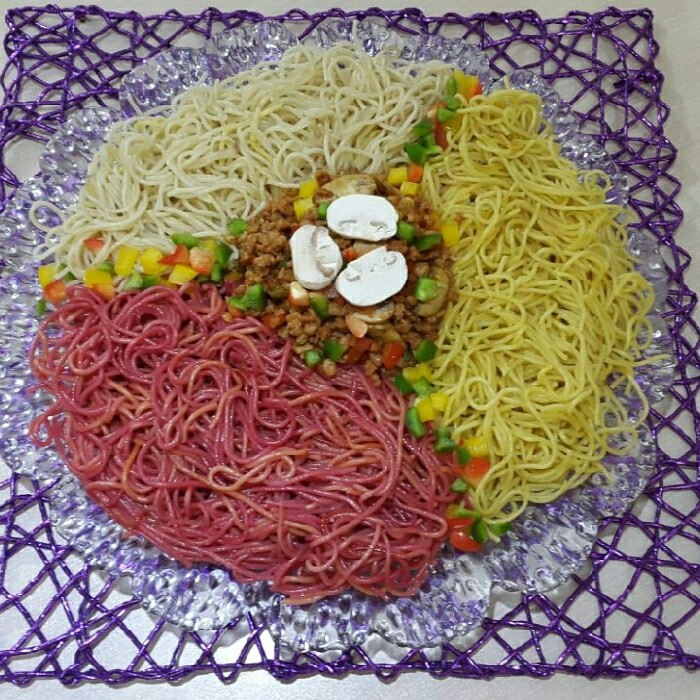 ماکارونی را چگونه رنگ میکنند؟
